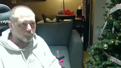 Snapshot of newvvorld chatting on December 8, 2:19 pm NewWorld online show from December 8, 2:19 pm