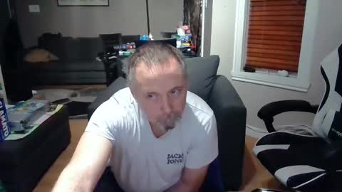 Snapshot of newvvorld chatting on January 5, 9:47 pm NewWorld online show from January 5, 9:47 pm