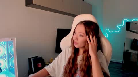 Mina online show from March 5, 8:56 am