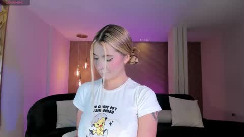 SQUIRTER DOLL    online show from February 5, 6:11 pm