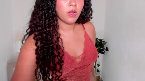 Niamh online show from April 1, 1:01 pm