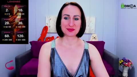 niasmithh online show from March 7, 1:18 pm