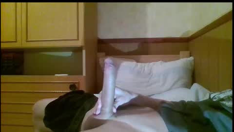 Snapshot of nicecockhun93 chatting on October 22, 8:32 pm nicecockhun93 online show from October 22, 8:32 pm