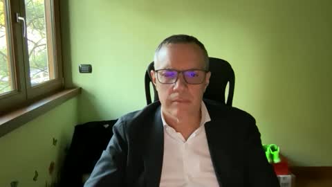 Andrew online show from April 9, 5:18 pm