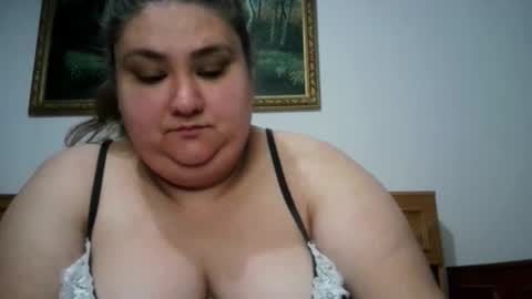 Nicholle online show from April 15, 9:48 pm