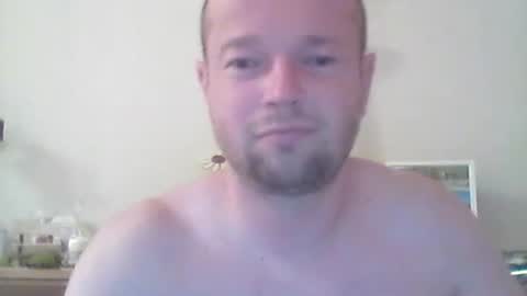 nick1990b online show from November 10, 6:43 pm