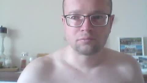 nick1990b online show from April 15, 1:58 pm