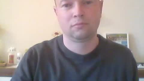 nick1990b online show from April 7, 5:04 pm