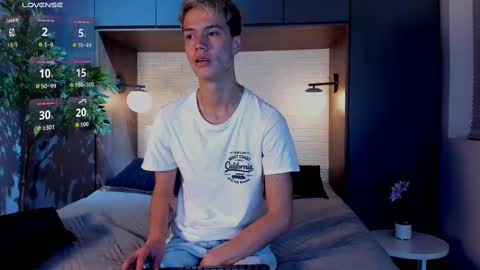 Nick  online show from November 13, 8:22 pm