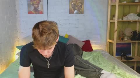 Snapshot of nick_win chatting on December 2, 9:34 pm Nick online show from December 2, 9:34 pm