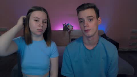 nick and molly online show from December 7, 5:04 pm