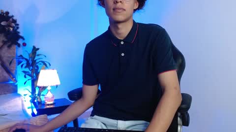 Snapshot of nickolas_moon chatting on December 14, 2:53 pm Nickolas Muoz online show from December 14, 2:53 pm