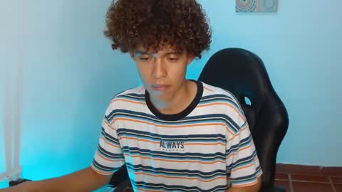 Snapshot of nickolas_moon chatting on December 24, 6:33 am Nickolas Muoz online show from December 24, 6:33 am