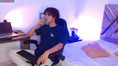 Snapshot of nickolas_moon chatting on March 8, 6:16 pm Nickolas Muoz online show from March 8, 6:16 pm