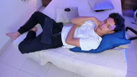 Snapshot of nickolas_moon chatting on October 15, 8:42 pm Nickolas Muoz online show from October 15, 8:42 pm