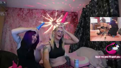nicktuuk online show from July 17, 11:39 pm