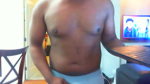 nickw247054 online show from December 22, 1:18 pm