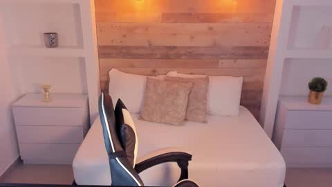 Nicky  online show from October 1, 3:05 am