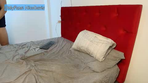 nicodavis online show from February 14, 12:46 am