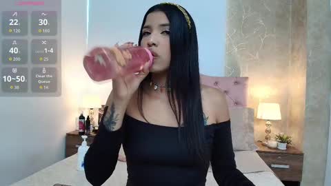 Snapshot of nicol_alvarez chatting on September 25, 7:43 pm Nicol Alvarez online show from September 25, 7:43 pm