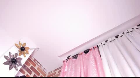 Nicol online show from February 25, 9:18 pm