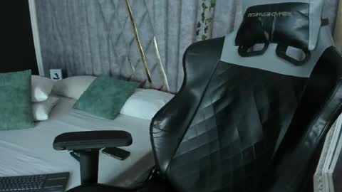 Nicolai online show from April 19, 12:39 pm