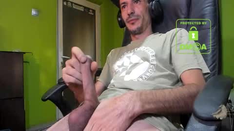 Snapshot of nicolasguy chatting on October 22, 6:27 am L. Nicolas online show from October 22, 6:27 am