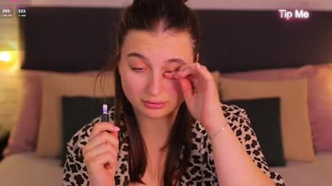 Nicole De Lux online show from April 1, 1:41 pm