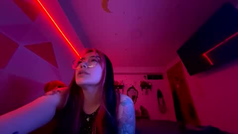 Nicole online show from March 21, 8:19 am