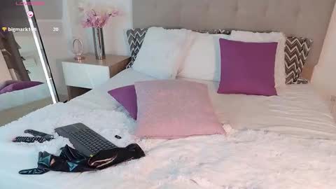 N A T A L I A online show from January 6, 10:47 pm