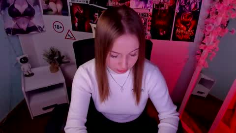 Nicole online show from December 15, 7:37 am