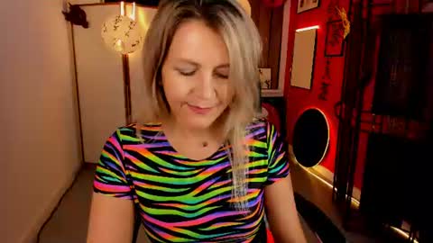 nicolehits online show from August 5, 1:41 pm