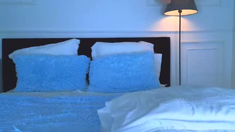 Nicole online show from February 19, 2:44 am