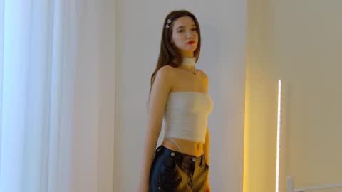 Nicol online show from November 18, 9:45 am