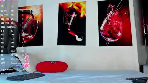 nicolle_hanks1 online show from February 13, 2:37 am