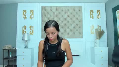 Nicolle online show from March 23, 1:38 pm