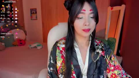 Snapshot of nicollemeyer chatting on October 4, 6:55 am Nicolle  Go to Visit   online show from October 4, 6:55 am