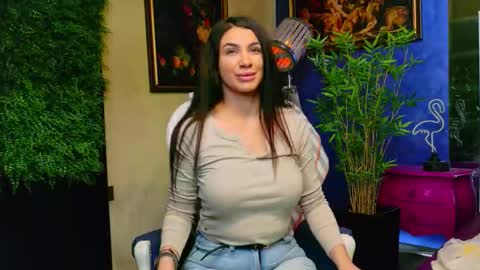 Nicolle online show from October 23, 12:17 pm