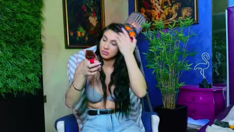 Snapshot of nicollepalmer chatting on October 17, 11:03 am Nicolle online show from October 17, 11:03 am
