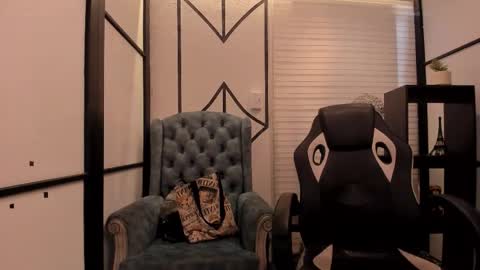 NicolRoss online show from November 29, 9:55 pm