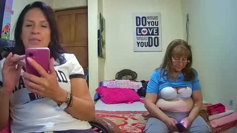 nicoltatiana_ online show from February 8, 12:03 am