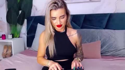 Iris online show from October 9, 8:53 am