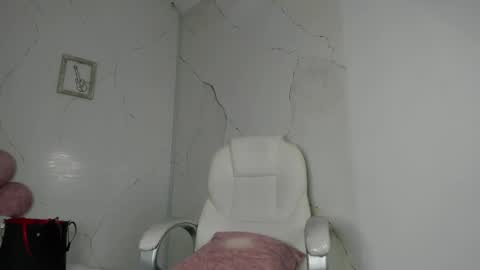 Anni online show from April 12, 7:45 am