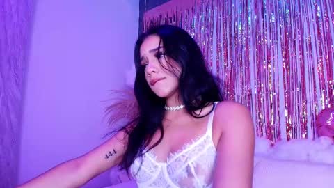 Nicole online show from February 19, 5:45 pm