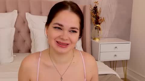 Snapshot of nikaflowers chatting on October 21, 3:22 am Nika online show from October 21, 3:22 am