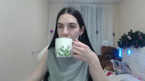 nikastarkk online show from December 22, 2:29 am