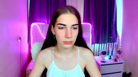 nikastarkk online show from September 13, 9:45 am