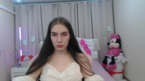 nikastarkk online show from April 5, 6:49 pm