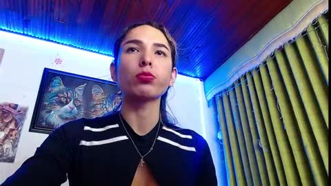 Snapshot of niki_1998 chatting on February 19, 3:17 am Natalia online show from February 19, 3:17 am