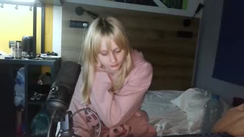 nikirinksss online show from April 19, 8:44 pm